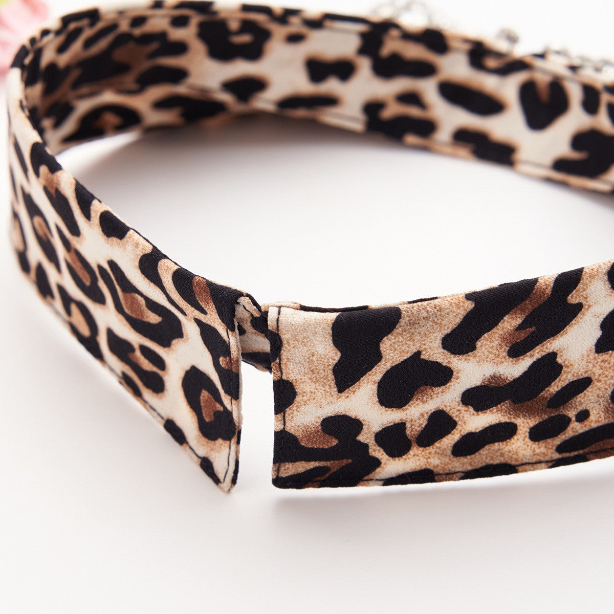 Serane Leopard Knit Collar