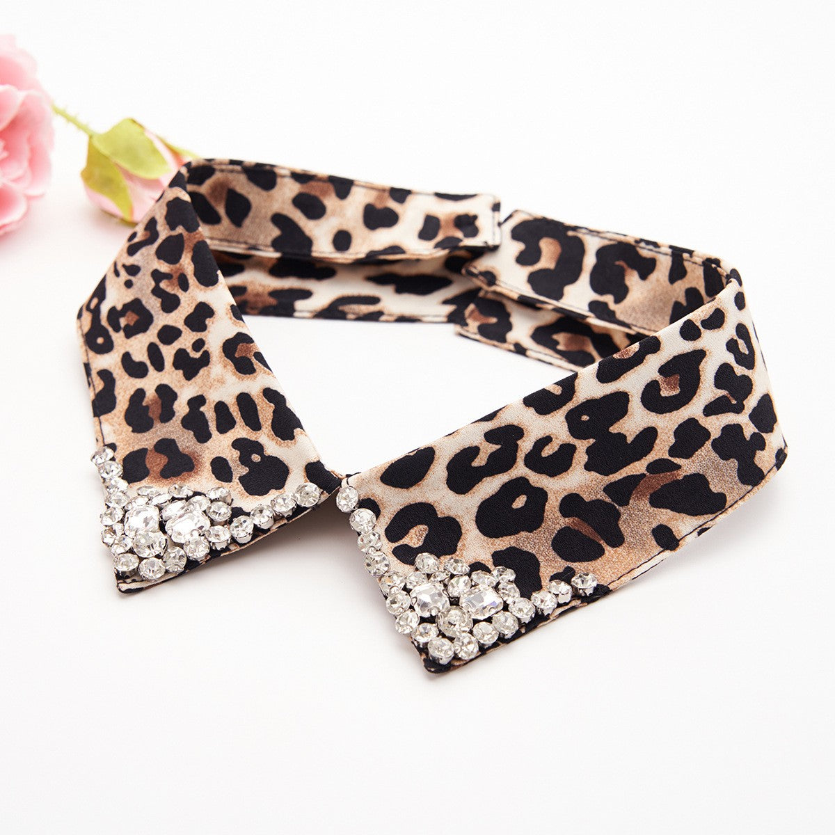 Serane Leopard Knit Collar